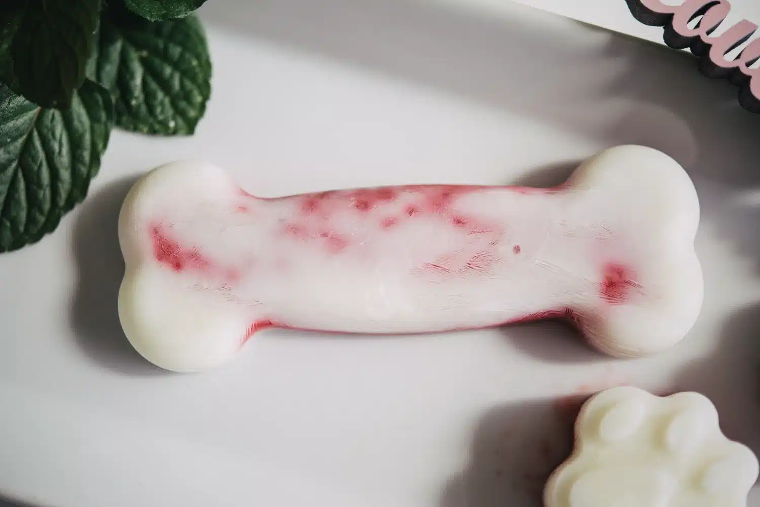  Wenn Du möchtest kannst Du die Schichten auch etwas mischen, dann bekommen die Leckerlies eine schöne Marmorierung 